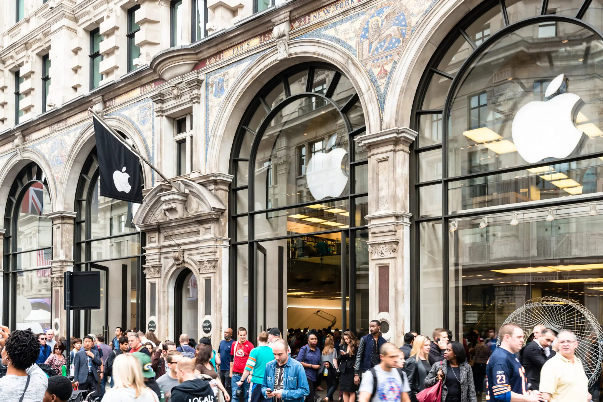 Apple Faces £1.5bn Lawsuit In UK for Alleged Overcharging on App store