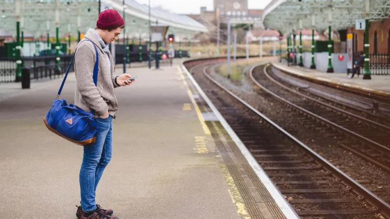Man Fined $200 For Using Speakerphone In French Train Station
